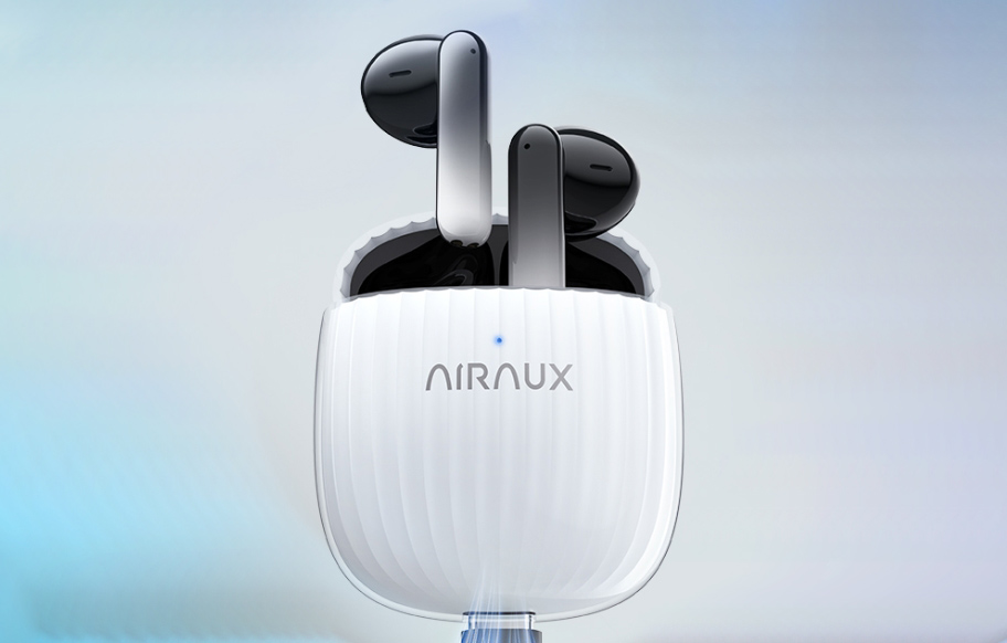 Párezer forintba kerül az AirAux half in-ear fülese 1