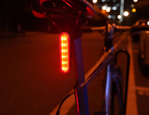 Tekerj biztonságosan fékérzékelő hátsó biciklilámpával