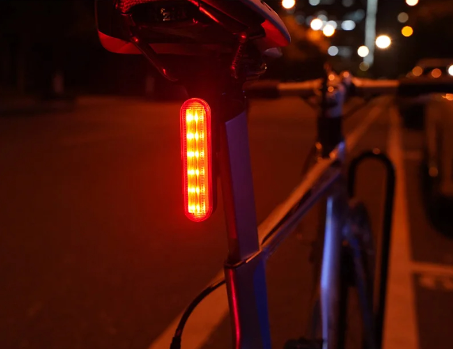 Tekerj biztonságosan fékérzékelő hátsó biciklilámpával 1