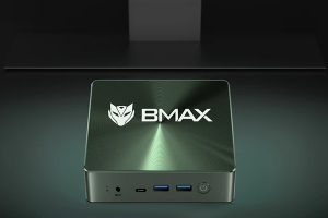 A BMAX B6 Plus mini PC-nek nem akadály a 3 monitor sem