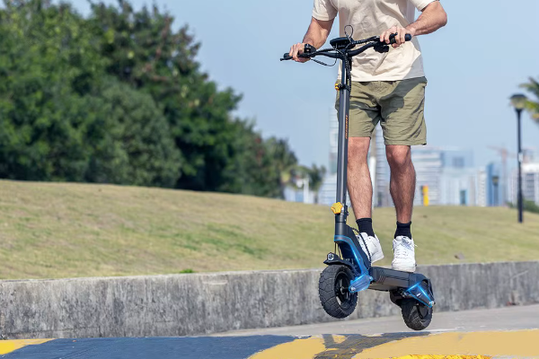 Ausom L2: 55 km/h, két motor, és most még olcsóbb lett 1