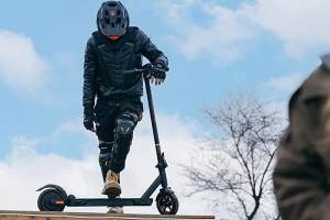 KuKirin S1 Max: hozza, amit egy jó rollernek hoznia kell