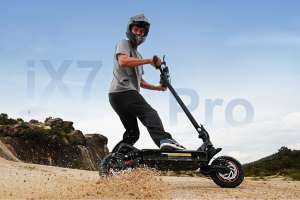 60 km/h két keréken? Helló, iScooter iX7 Pro e-roller!