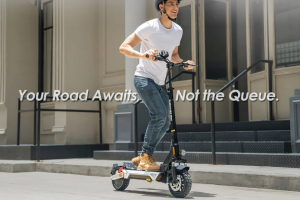 KuKirin M4 Max e-roller: 800 watt, 45 km/h, és te
