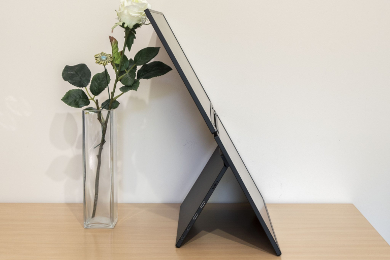 Minix SF15 Fold hordozható monitor teszt 10