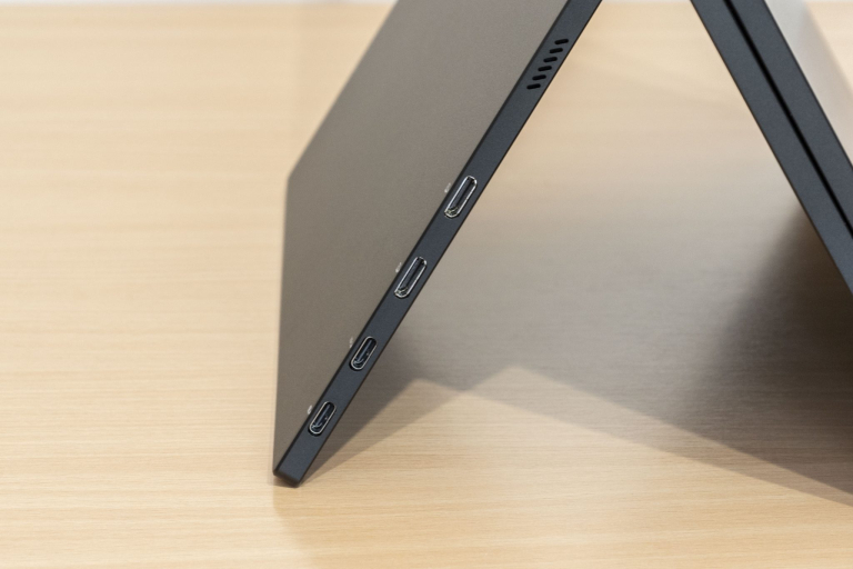 Minix SF15 Fold hordozható monitor teszt 7
