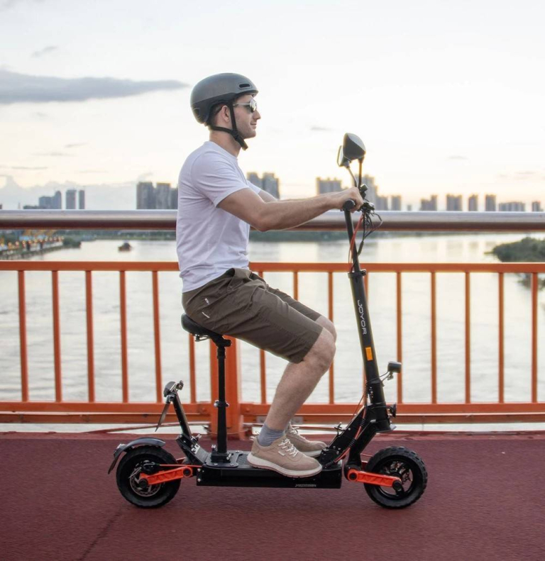 Erő, kényelem és stílus – ezt tudja a Joyor S8E e-roller 11