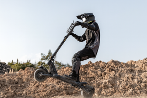 Ausom L2 Max e-roller – Amikor elszabadul a dupla motor