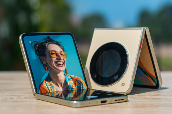 Nubia Flip 5G – A hajlítható mobil, ami kintről olcsóbb 1