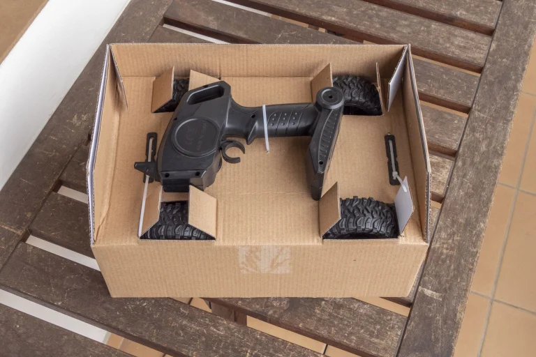 Prueba 08 de los coches de control remoto Xinlehong Spirit y Eachine EAT10