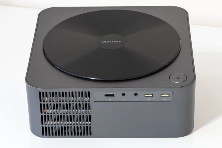 Prueba 40 del proyector Ultimea Apollo P12