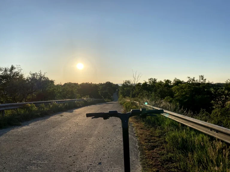 Prueba de scooter eléctrico OOTD S10 18