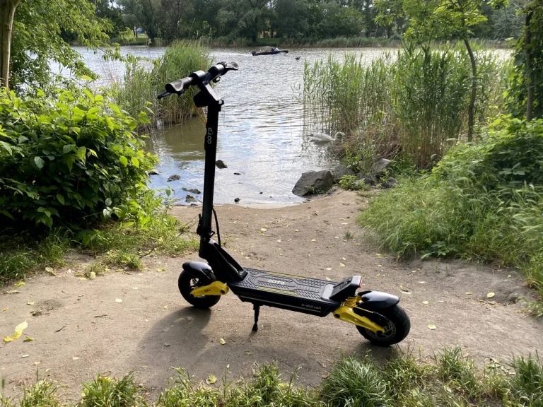 Prueba de scooter eléctrico OOTD S10 19