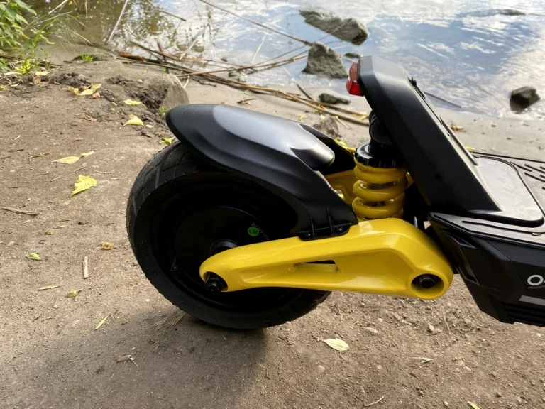 Prueba de scooter eléctrico OOTD S10 21