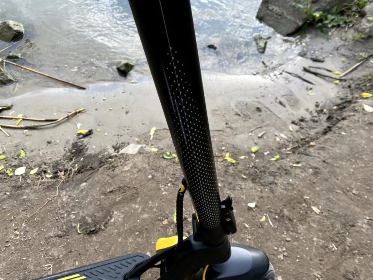Prueba de scooter eléctrico OOTD S10 26