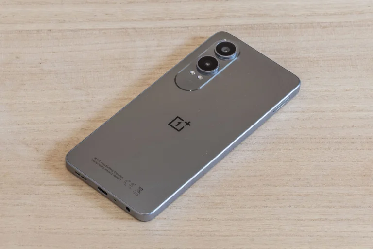 Prueba del teléfono inteligente OnePlus Nord CE4 Lite 5G 4