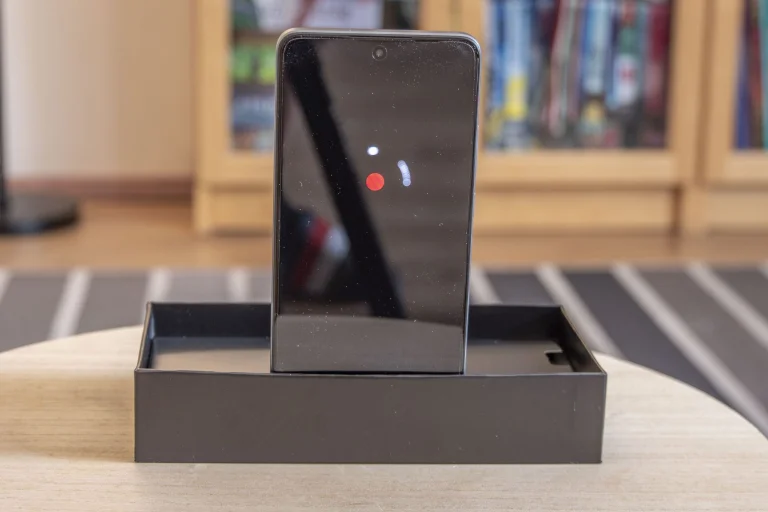 Prueba del teléfono inteligente OnePlus Nord CE4 Lite 5G 3