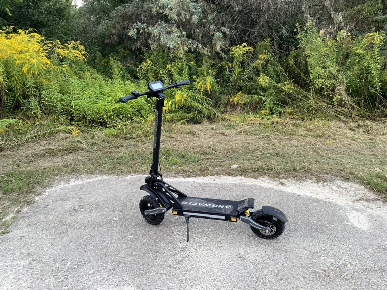 Essai 1 de la trottinette électrique ANGWATT CS12