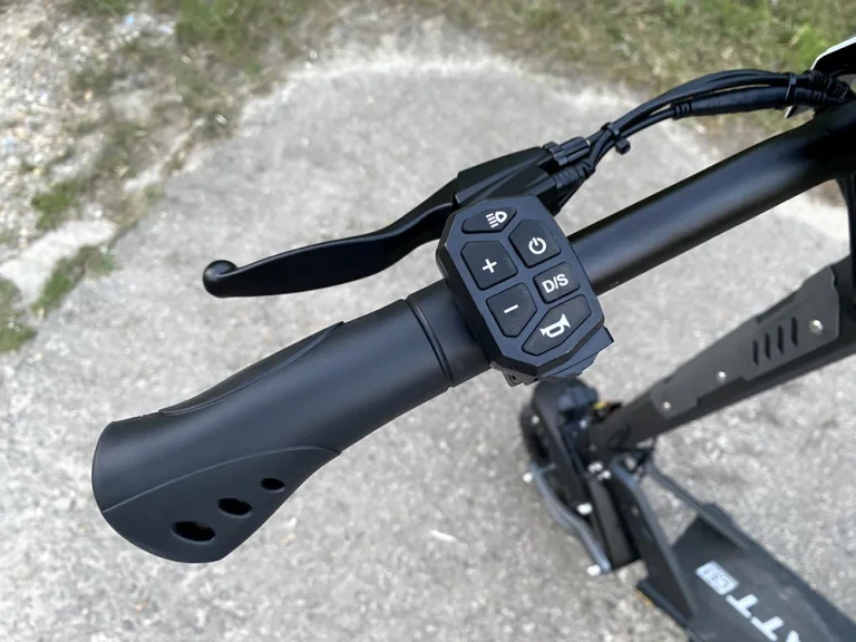 Essai 1 de la trottinette électrique ANGWATT CS17