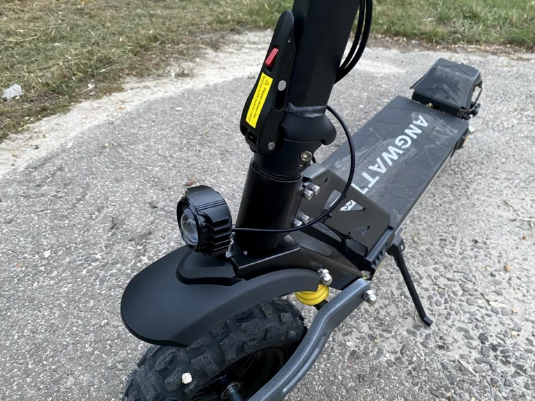 Essai 1 de la trottinette électrique ANGWATT CS20