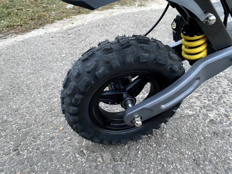Essai 1 de la trottinette électrique ANGWATT CS22