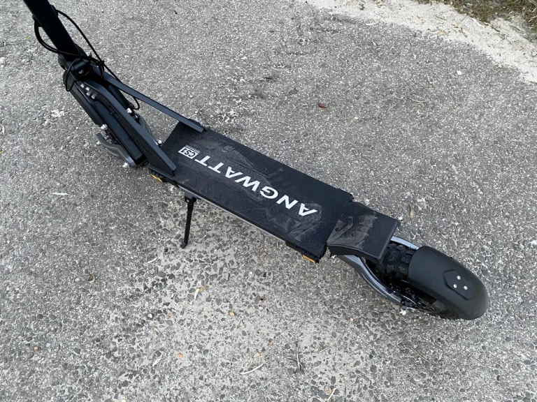 Essai 1 de la trottinette électrique ANGWATT CS23