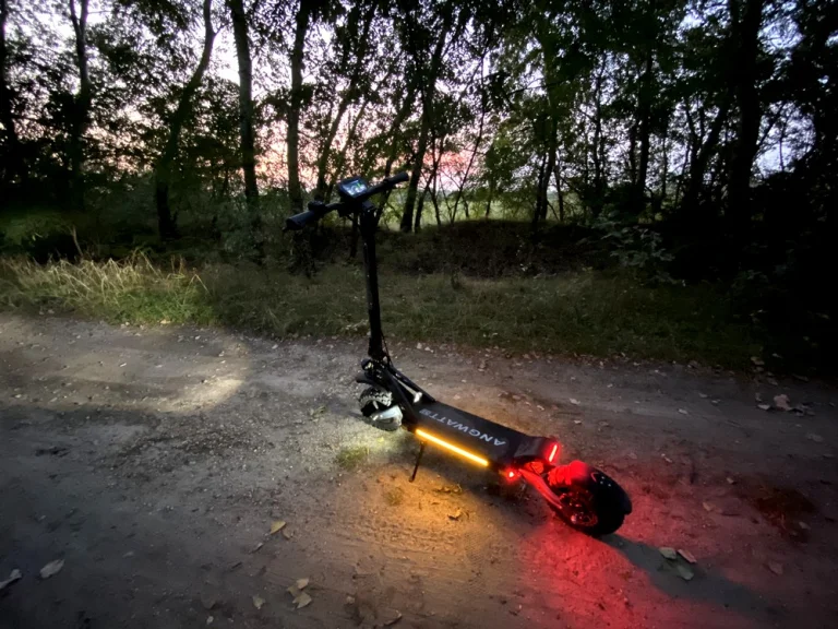 Essai 1 de la trottinette électrique ANGWATT CS26