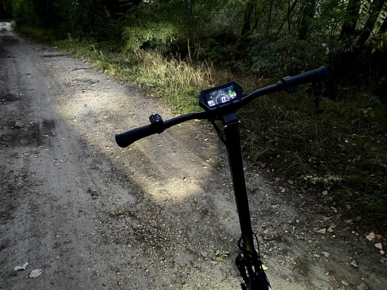 Essai 1 de la trottinette électrique ANGWATT CS27