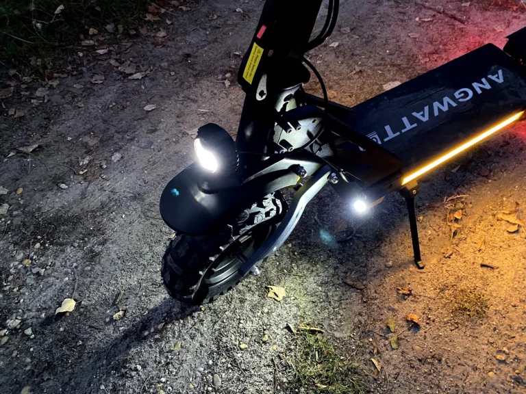 Essai 1 de la trottinette électrique ANGWATT CS28