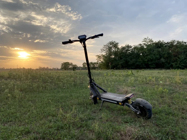 Essai 1 de la trottinette électrique ANGWATT CS32