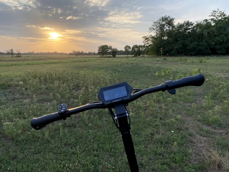 Essai 1 de la trottinette électrique ANGWATT CS33