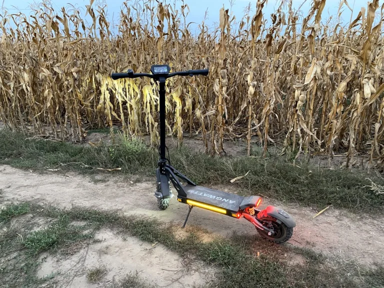Essai 1 de la trottinette électrique ANGWATT CS34