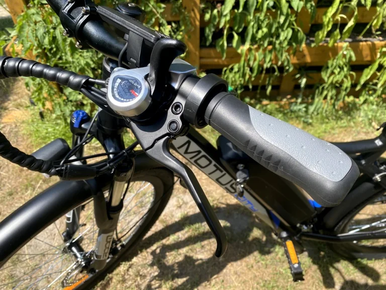 Test de vélo électrique Motus City MYT2022 12