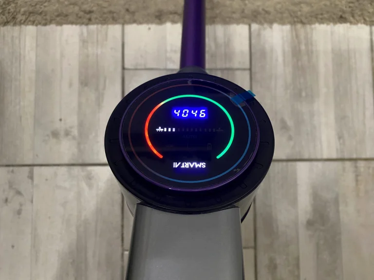 Test 40 de l'aspirateur stationnaire SmartAI P21