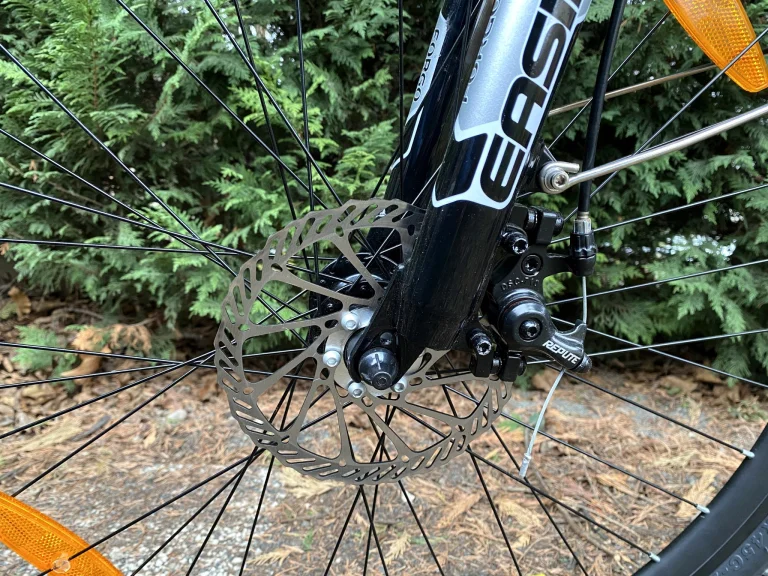 Test de vélo électrique Eskute Polluno Plus 21