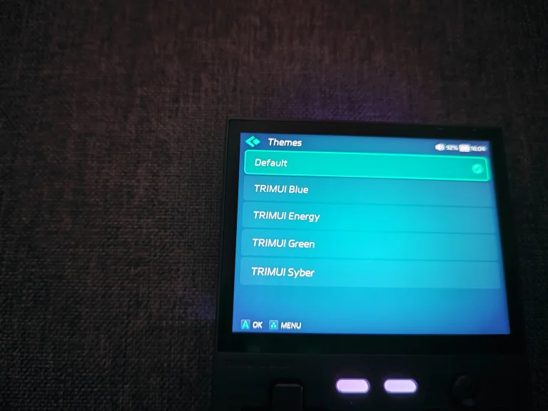 Test de la console de jeu rétro Trimui Brick 90