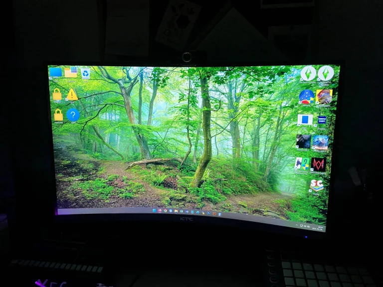 Prueba 27 del monitor para juegos KTC H25S28E