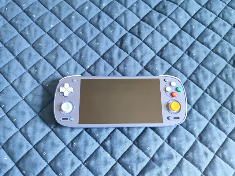 Test de la console de jeu Retroid Pocket 5 3