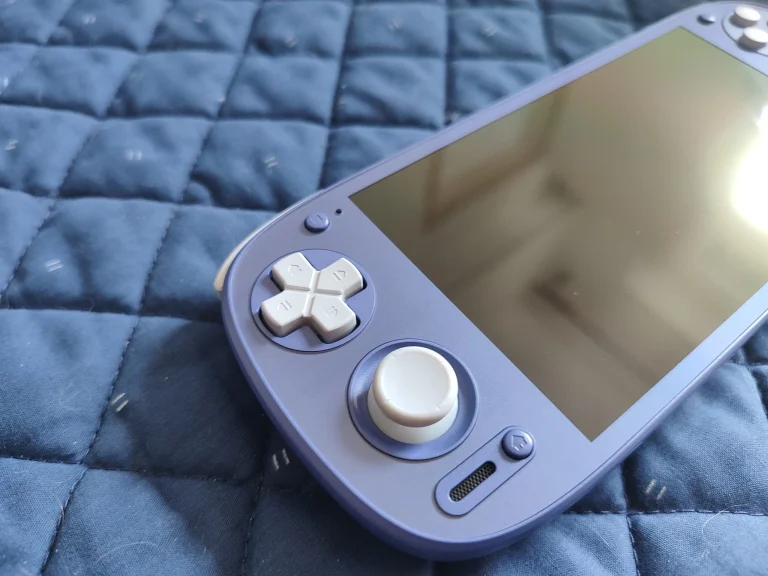 Test de la console de jeu Retroid Pocket 5 4