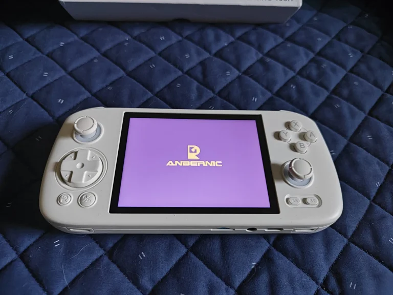 ANBERNIC RG 406H handheld game console test 14