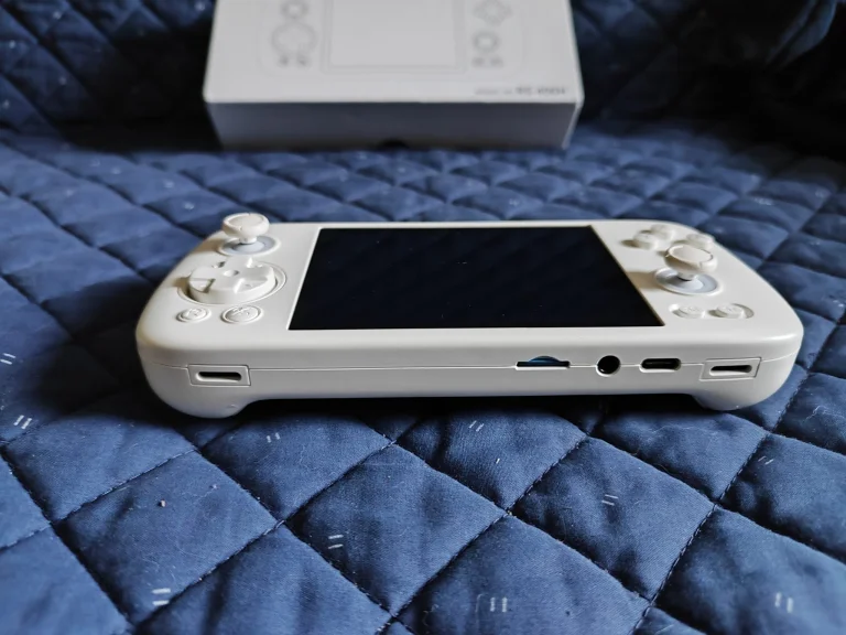 ANBERNIC RG 406H handheld game console test 13