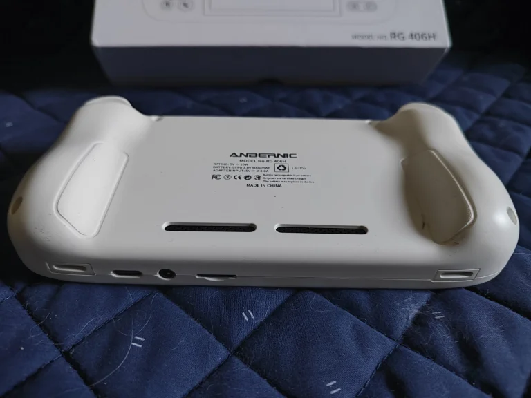 ANBERNIC RG 406H handheld game console test 11