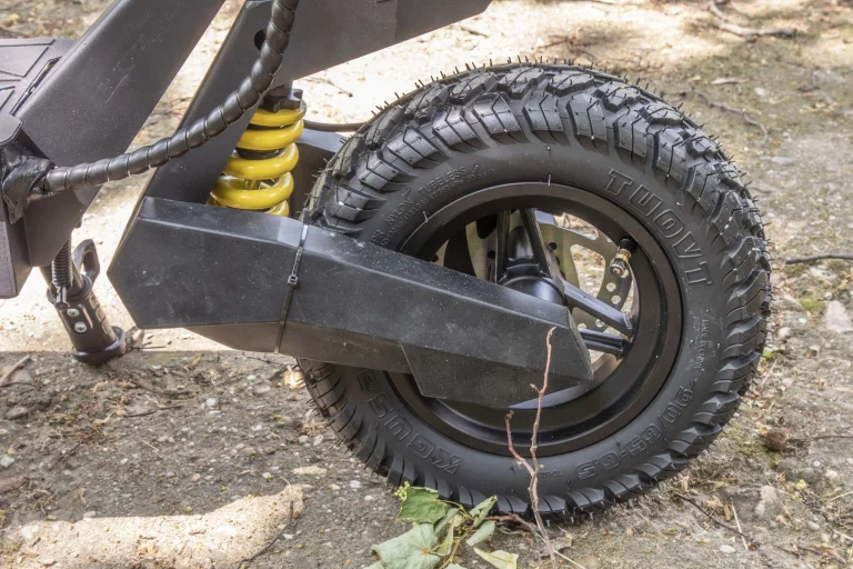 Prueba 10 del patinete eléctrico OOTD T25