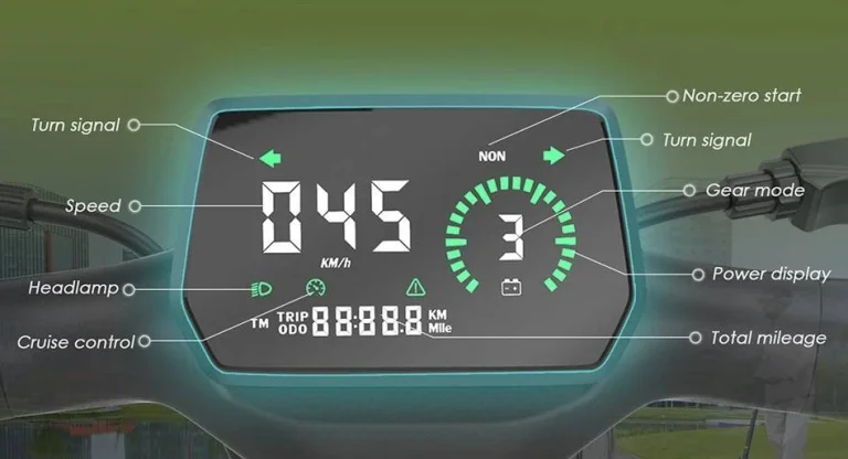 Puissance, style et autonomie : voilà ce que propose le scooter électrique Kukirin A1 11